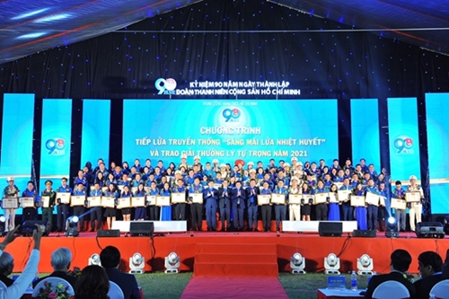 94 cán bộ Đoàn nhận Giải thưởng Lý Tự Trọng năm 2022
